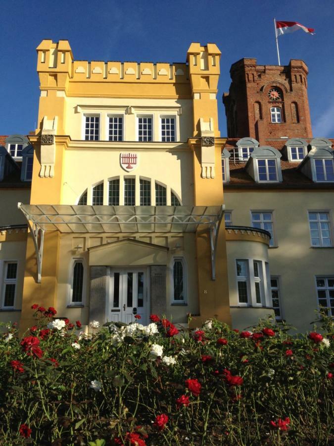 Schloss Lelkendorf - Fewo Parkblick Экстерьер фото
